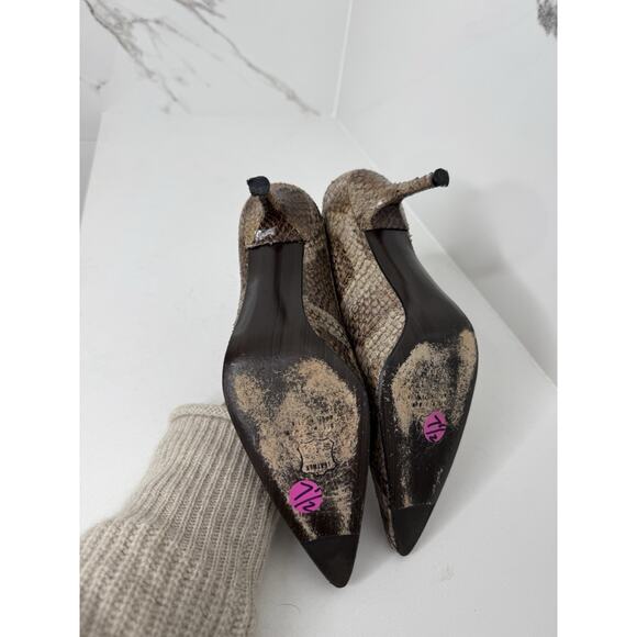 Stuart Weitzman Women’s Adria Python Print Pointed Toe Leather Pumps Size 7.5 - Picture 6 of 11